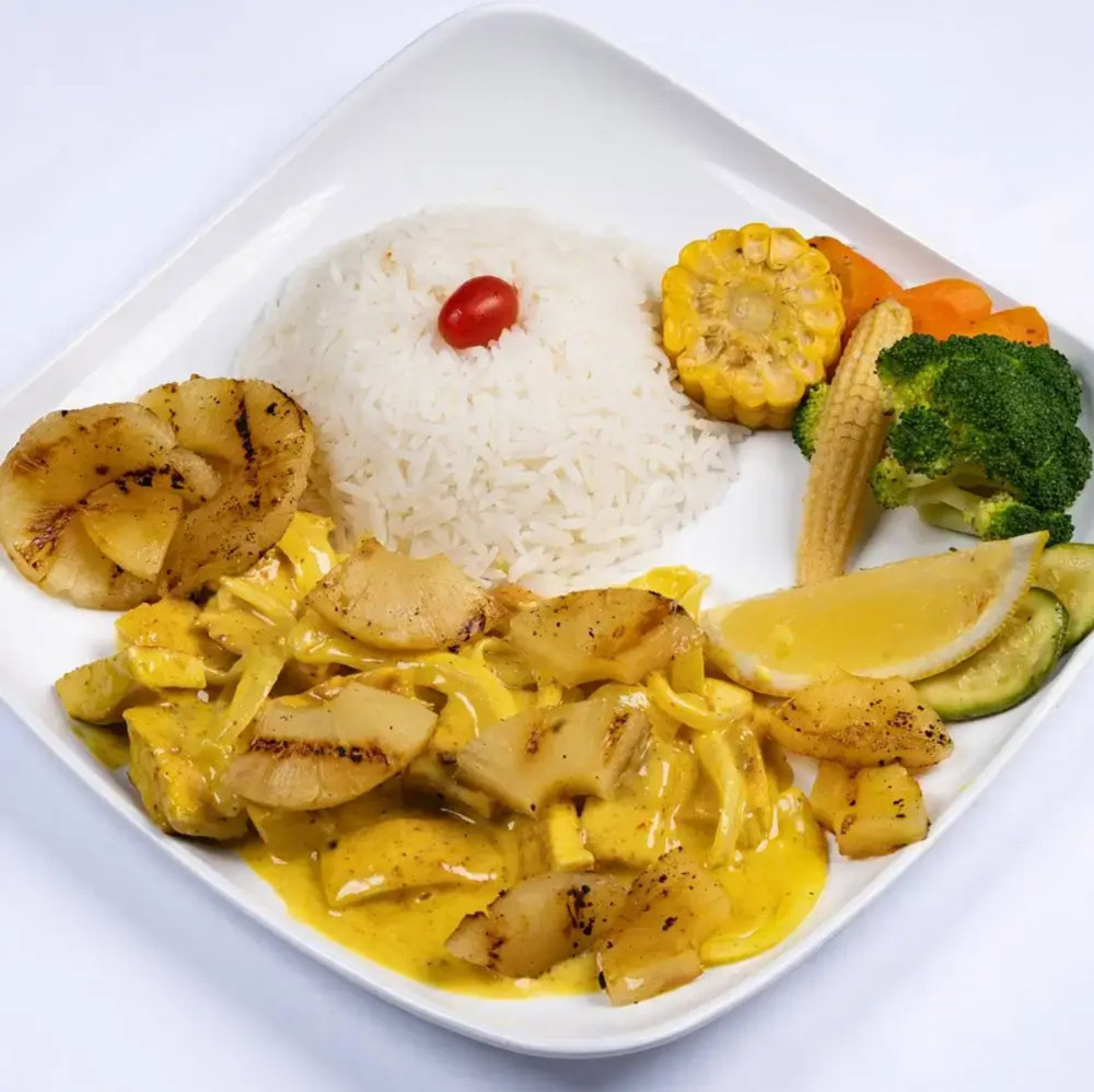 Chicken Curry with Pineapple - 665 Calories