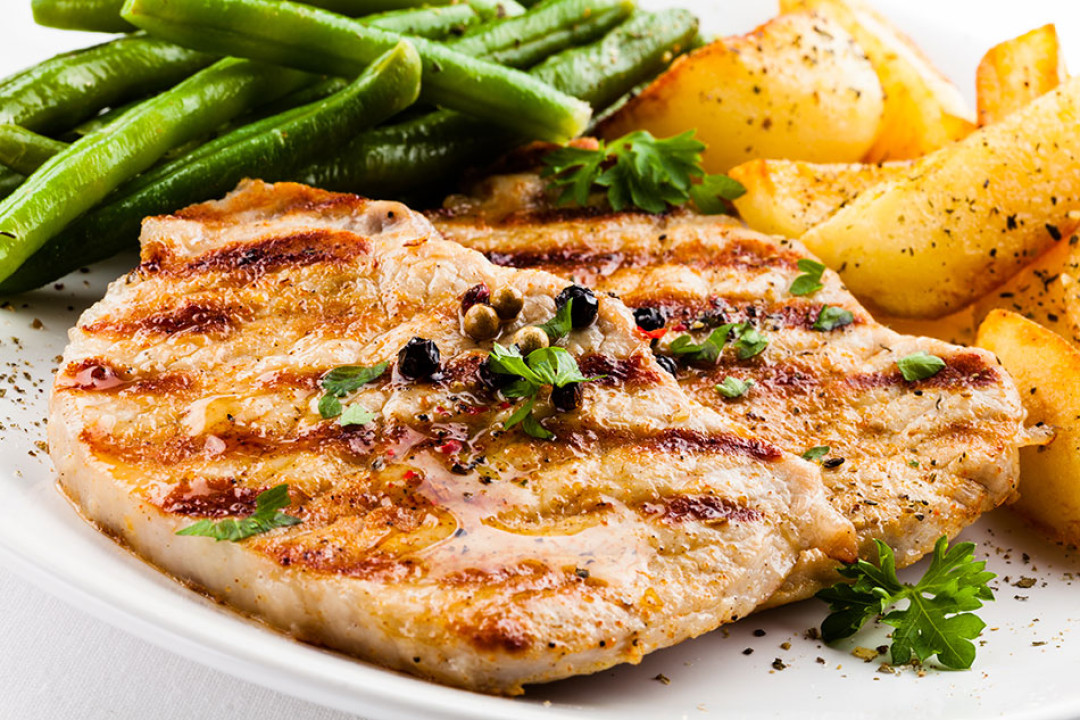 Chicken Cutlets Meal with Lemon and Garlic