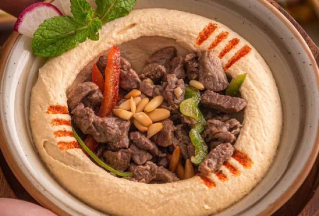 Hummus with Meat